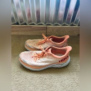 Hoka Clifton 8